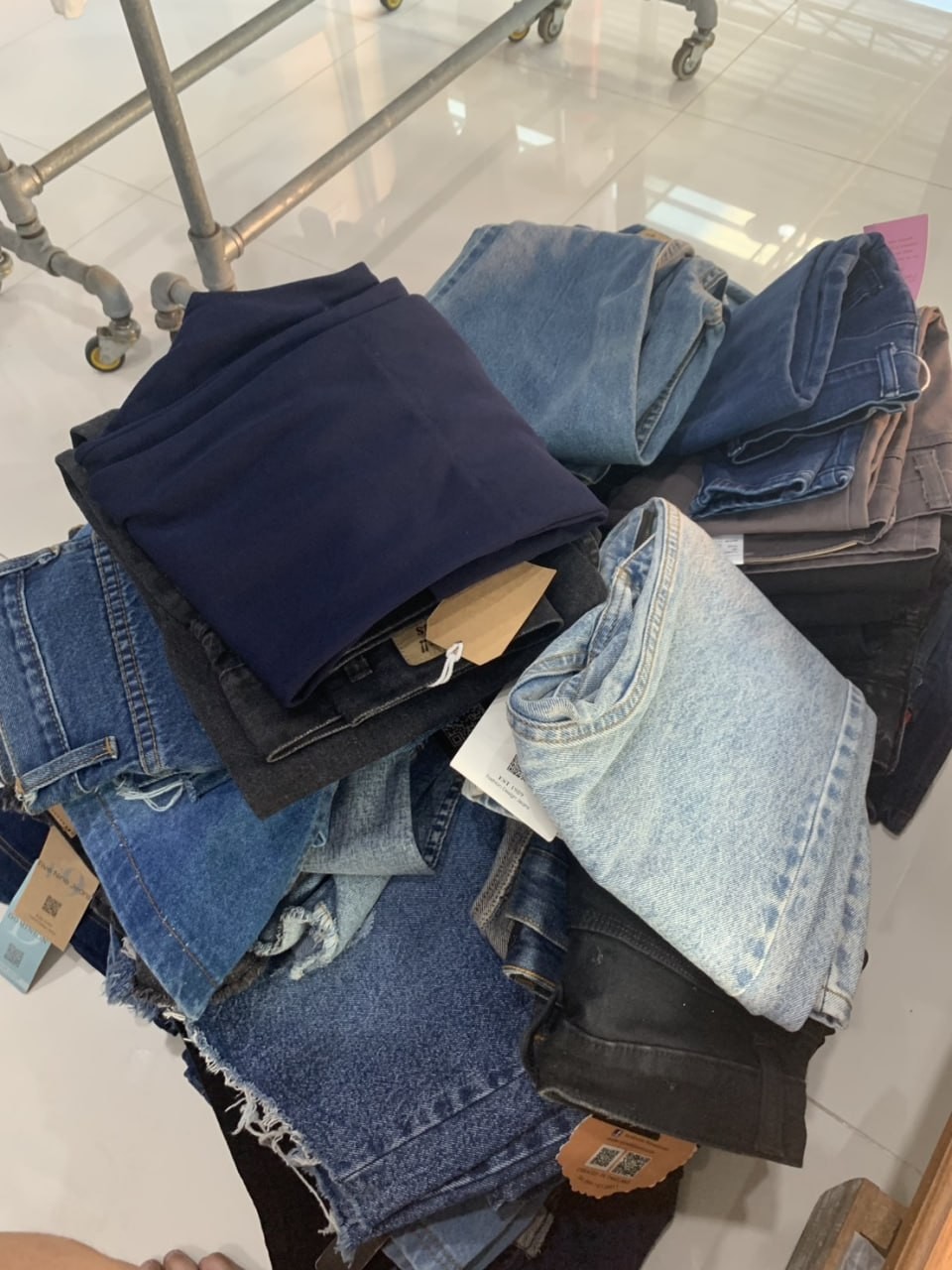 ร้านไอคอนช็อป 679